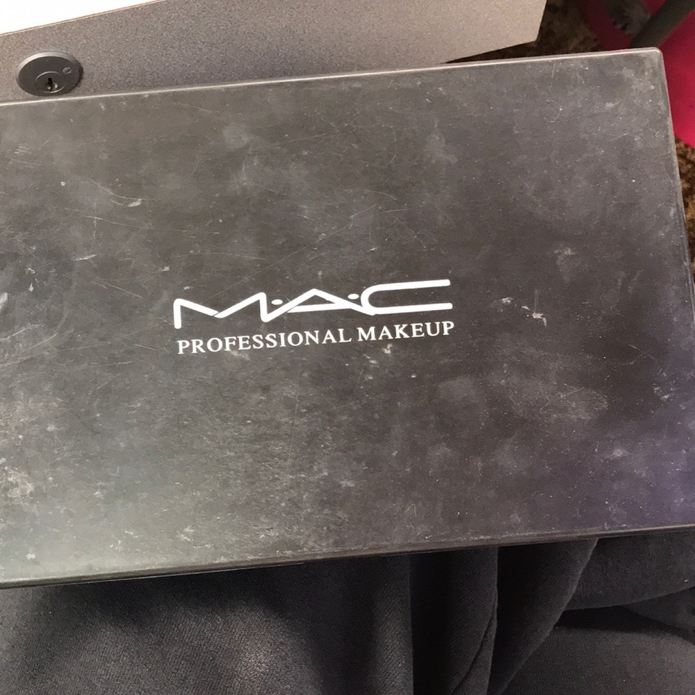 Eyeshadow palettes
